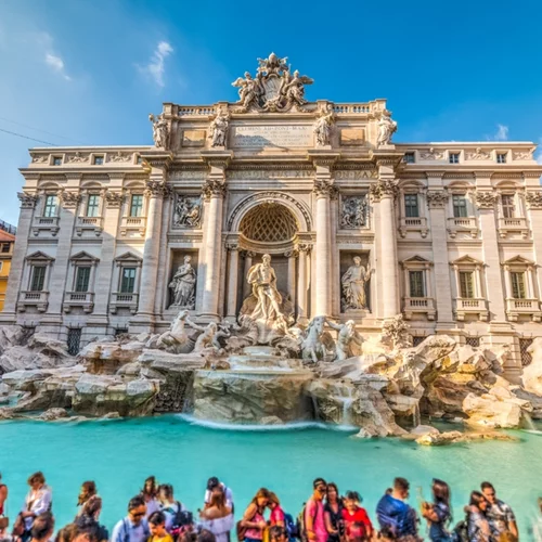 Ιταλία: Ο δήμος Ρώμης μελετά το ενδεχόμενο να επιβάλει είσοδο για τους τουρίστες στη Φοντάνα ντι Τρέβι