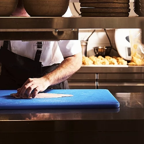 Για ψαγμένη κουζίνα στο σχεδόν κρυφό bistro του αθηναϊκού κέντρου