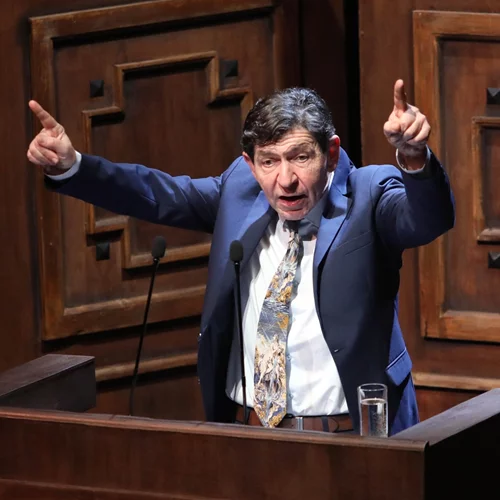 "Εκτός ύλης reloaded" με τον Γεράσιμο Σκιαδαρέση για λίγο ακόμα στο Κακογιάννης