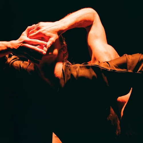 "the great nothing": Χορευτικό ταξίδι στο πιο μοναχικό σημείο του σύμπαντος