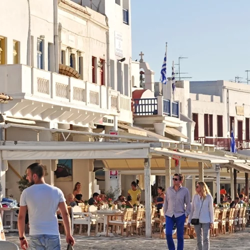 Ποιες είναι οι χώρες με τις μεγαλύτερες αφίξεις για τα αεροδρόμια Μυκόνου και Σαντορίνης