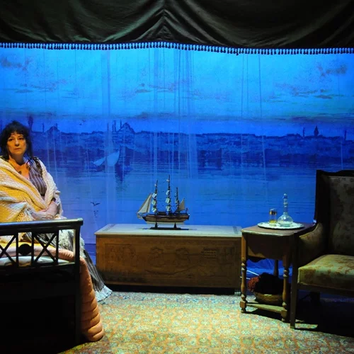 "Λωξάντρα": Παράταση για το μονόλογο της Άννας Βαγενά στο θέατρο Μεταξουργείο