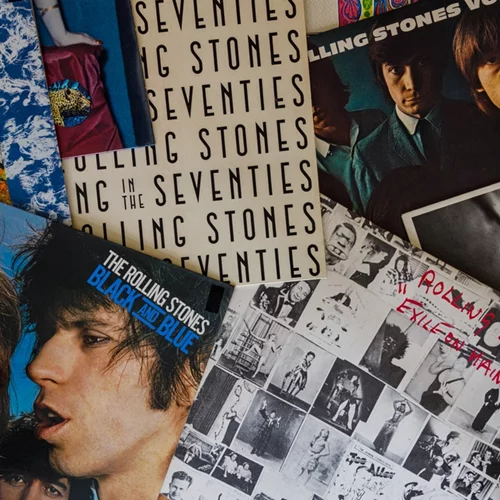 Οι Rolling Stones ανακοίνωσαν την επανέκδοση του άλμπουμ "Black And Blue" από το 1976