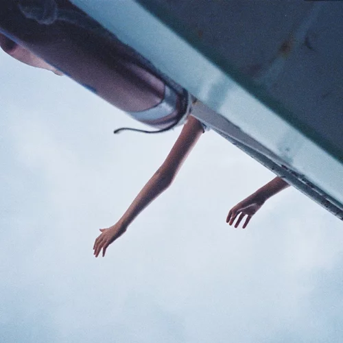 Οι δύο πλευρές της ελληνικής πραγματικότητας στην πολυμεσική έκθεση της Βασιλείας Κάγκα