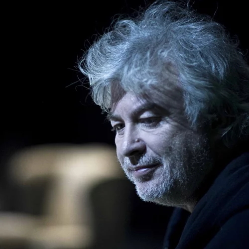 Σταύρος Τσακίρης: "Οι ίδιοι εξουσιαστές οπλίζουν το χέρι του θύτη και οι ίδιοι δημιουργούν το θύμα στήνοντας τους το ίδιο δόκανο"