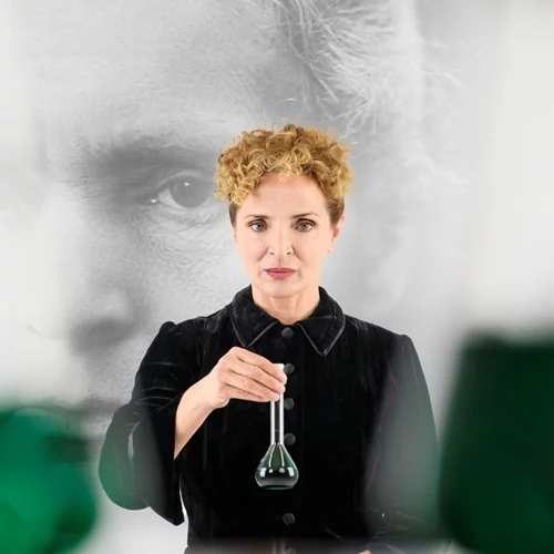 Η Μαρί Κιουρί μέσα από τη ματιά του Θέμη Μουμουλίδη