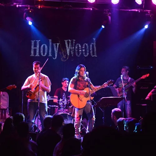 Ο Μάνος Αγγελάκης και οι "Κυλιόμενη Λήθη" έρχονται στο HolyWood Stage