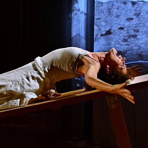 Ειρήνη Δράκου, πώς ο Αγγελόπουλος, ο Άμλετ κι η Ηλέκτρα χωρούν σε μία παράσταση;