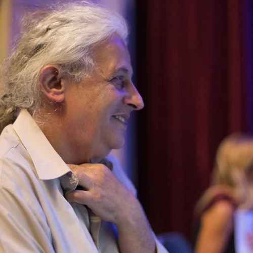 Δήμος Αβδελιώδης: "Στο θέατρο πάμε πρωτίστως για να νιώσουμε"