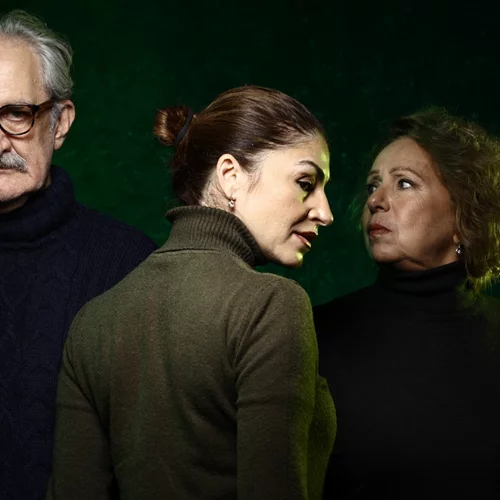 "Η ράβδος": Ο Δημήτρης Καταλειφός στο ιστορικό "Αμφιθέατρο" με έργο του Μαρκ Ρέιβενχιλ