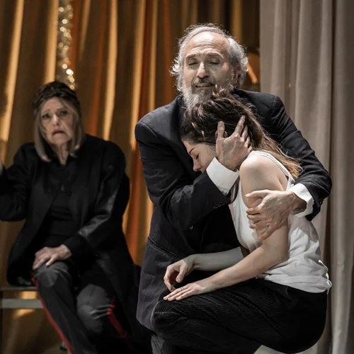 Πρώτες φωτογραφίες από το "Ρωμαίος και Ιουλιέτα" στο Εθνικό