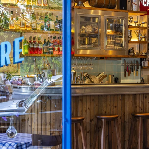 "Amore": Όλοι πάνε για απεριτίβο στο Νέο Κόσμο