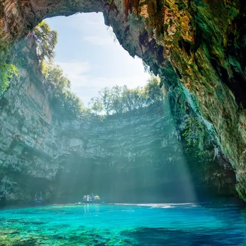 Το νησί-διαμάντι του Ιονίου που επέλεξε η Kylie Jenner για τις διακοπές της