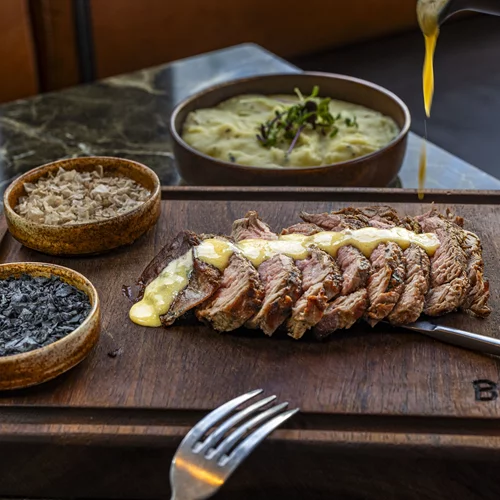 Στο BurntBone οι εκλεκτές κοπές έχουν τον πρώτο λόγο