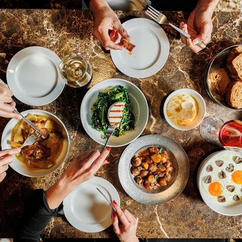 Τα καλύτερα εστιατόρια ελληνικής κουζίνας για το 2025