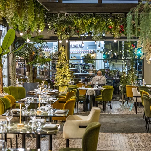 "Moocasa": Εορταστικό "steak & lobster" στο Νέο Ηράκλειο