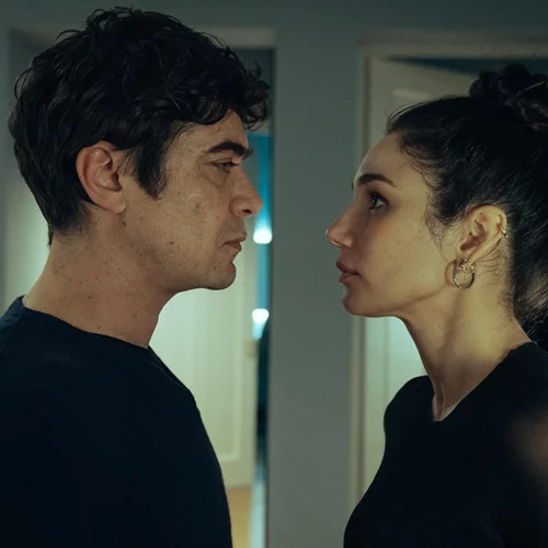 Επικίνδυνα... Κοντά Σου