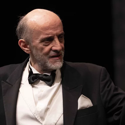 Ο Μάνος Βακούσης έλαβε το "Μεγάλο Βραβείο Θεάτρου"