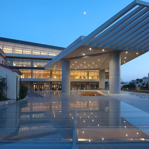 Το Μουσείο Ακρόπολης σβήνει 14 κεράκια