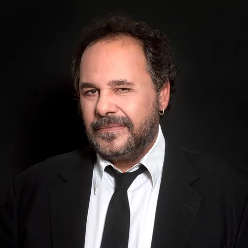 "ΕΚΚΛΗΣΙάΖΟΥΣΕΣ…Αρ Μπακ… " του Αλέξανδρου Ρήγα σε περιοδεία