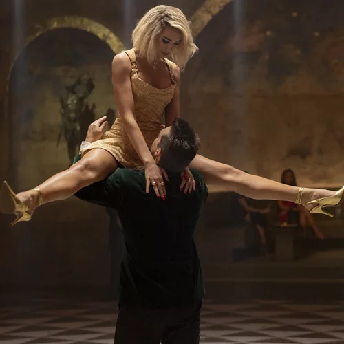 Dua Lipa και Χένρι Κάβιλ χορεύουν Μπόουι στο τρέιλερ του "Άργκαϊλ"