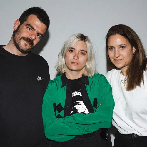 Το "Farewell / Εν τόπω χλοερώ" είναι αφιερωμένο σε όσους δεν θα έρθουν αλλά έστειλαν καρτούλα αλλαγής