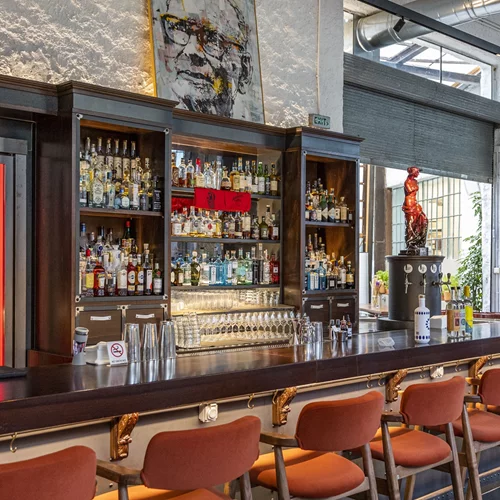 Εκεί θα βρεις κάποια από τα κορυφαία μπαρ του πλανήτη στην Αθήνα