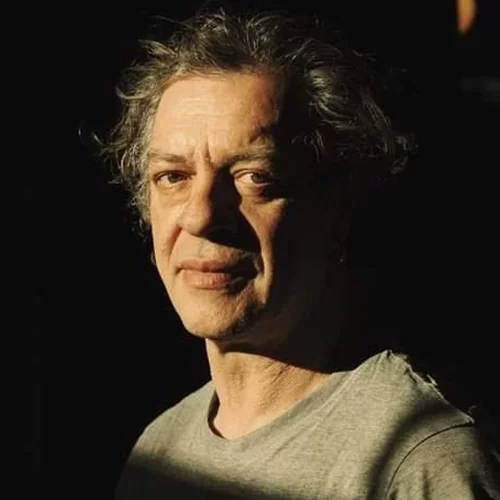 Στο "Underground" ο Γιάννης Τσορτέκης υποδύεται έναν μαυραγορίτη που είναι "πρωτεργάτης, επαναστάτης, σύμβολο"