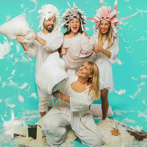 Η "Πουπουλένια Πολιτεία" ξανά στη σκηνή του θεάτρου 104