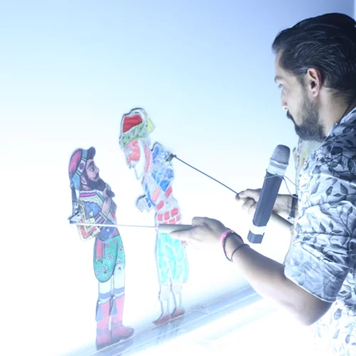 Μάρκος Μπότσαρης και Καραγκιόζης σημειώσατε ένα