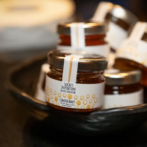 The Art of Gifting: Η SeaCrets Inspirations παρουσίασε τα νέα Festive Hampers 2025