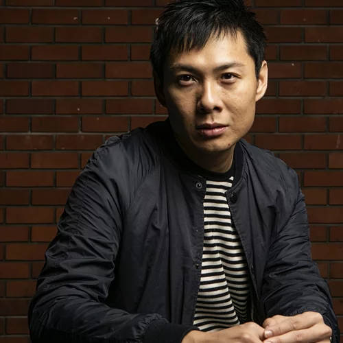 Ο σκηνοθέτης Άντονι Τσεν μιλά για τη μελαγχολία, τον έρωτα και τον "Πάγο που Καίει"