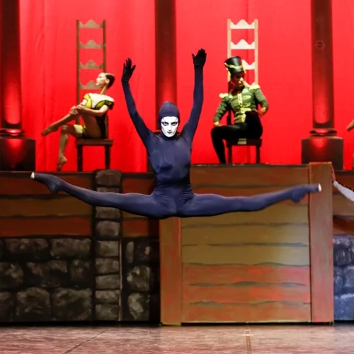 "Blind Forgiveness": Το μπαλέτο συναντά το ροκ στο θέατρο Παλλάς