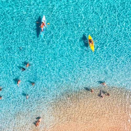 Αυτές είναι οι -μάλλον- καλύτερες παραλίες των Κυκλάδων