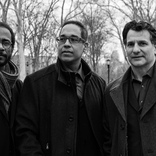 Αφιέρωμα στον θρύλο της τζαζ Wayne Shorter απο το τρίο Perez, Patitucci, Blade