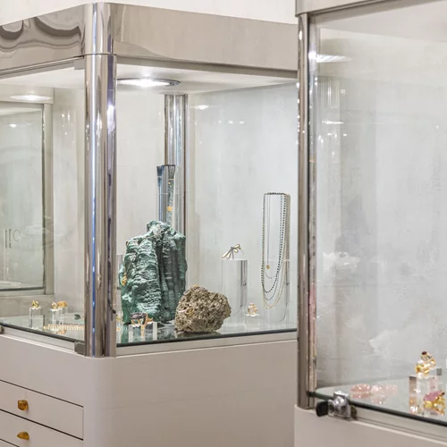 Η Ελένη Μαρνέρη μάς εξηγεί γιατί η τέχνη του κοσμήματος είναι πολύ πιο σημαντική απ’ όσο νομίζουμε