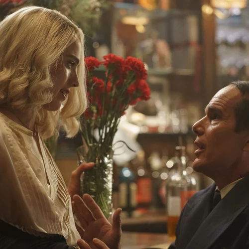 Φεστιβάλ Βερολίνου 2025: Για ποτό με τον Ίθαν Χοκ στο μπαρ "Blue Moon"