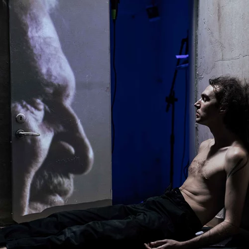 Τελευταίες παραστάσεις για το "Γράμμα στον πατέρα" του Φραντς Κάφκα στο H.ug