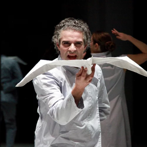 Τελευταίες παραστάσεις για τον "Γλάρο" του Τσέχoφ σε σκηνοθεσία και διασκευή Σάββα Στρούμπου