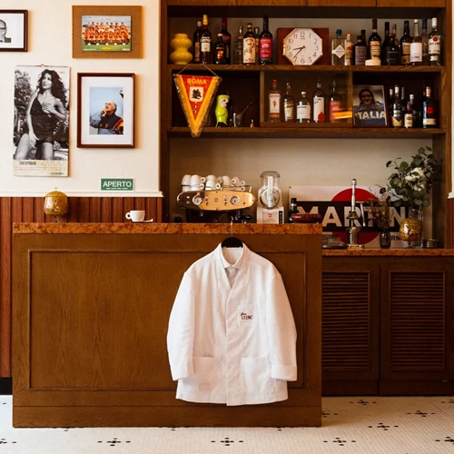 Πώς είναι να πίνεις στο Bar Leone, το καλύτερο μπαρ του κόσμου