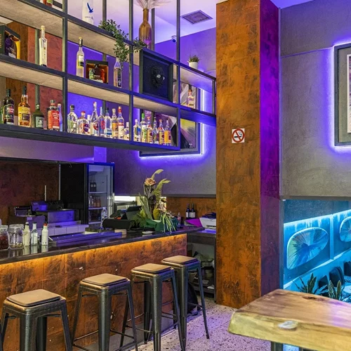 Ένα μπαρ - "Φouska" έσκασε στο Παγκράτι