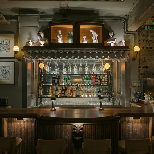 Στο Sister θα πιεις τα κλασικά όπως πουθενά αλλού