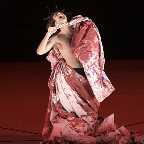 Εντυπωσιακές φωτογραφίες από την "Ορέστεια" του Τερζόπουλου στην Επίδαυρο