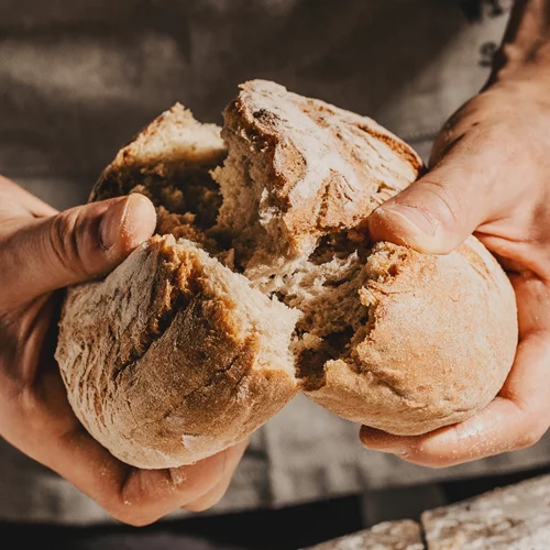 Για τη ΤΗΕ ΤΕΛΟΣ SOCIETY, το ψωμί είναι τα πάντα