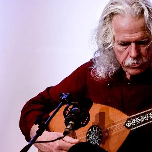 Η "σύγχρονη τροπική μουσική" του Ross Daly στο Μύρτιλλο