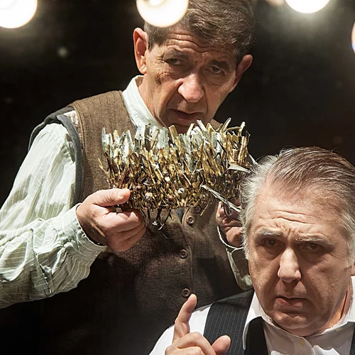 Ιεροκλής Μιχαηλίδης και Γεράσιμος Σκιαδαρέσης στον "Αμπιγιέρ" του Ρόναλντ Χάργουντ