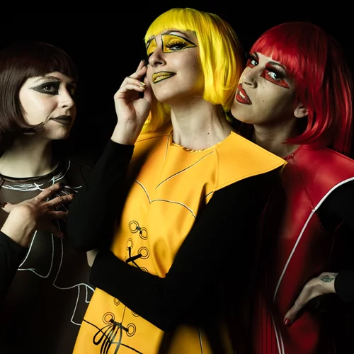 Θέατρο Κάτω Από Τη Γέφυρα: Αυτές είναι οι τρεις παραστάσεις του που κατεβάζουν αυλαία