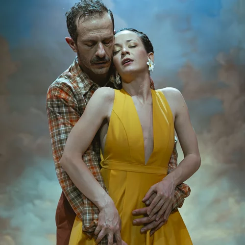 Εθνικό Θέατρο: Πρεμιέρα για τον εντυπωσιακό "Φάουστ" του Άρη Μπινιάρη