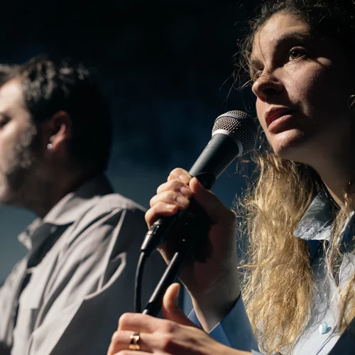 "Οι απόγονοι": Τελευταίες παραστάσεις για την Ηρώ Μπέζου και τον Χρήστο Θάνο