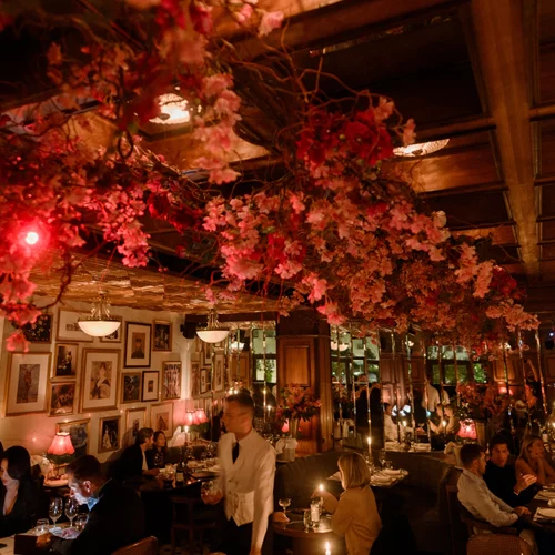 Μια μουσικοθεατρική εμπειρία με τον Αλέξανδρο Μπουρδούμη στο Brasserie Lorraine